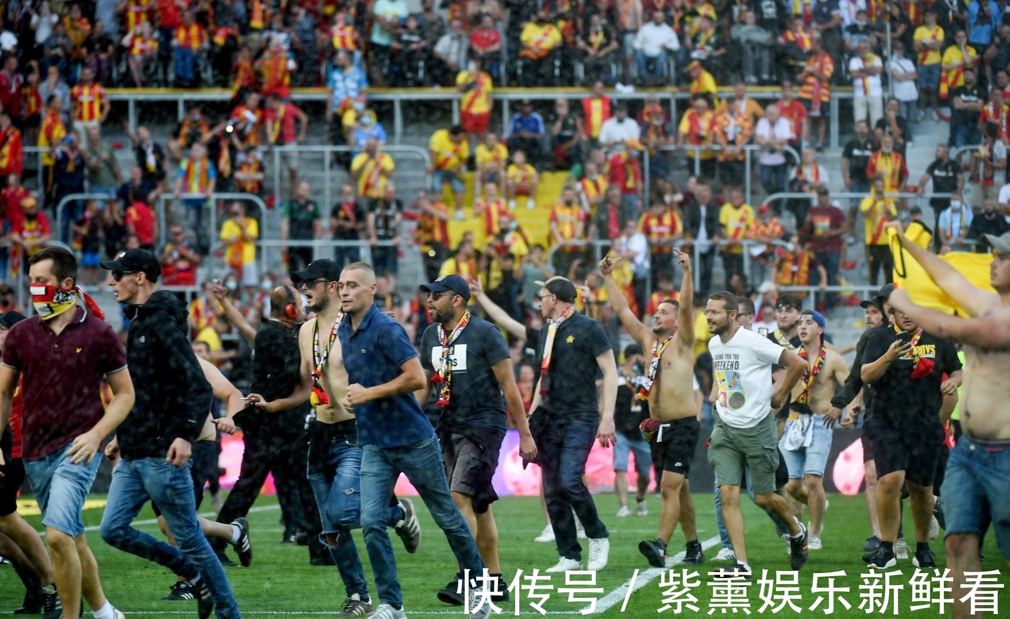 与俱乐部达