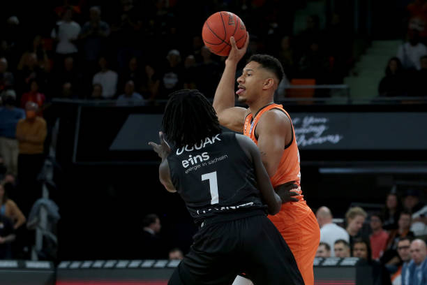 而另一场较 而另一场较