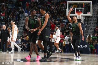 领猛龙队夺 领猛龙队夺