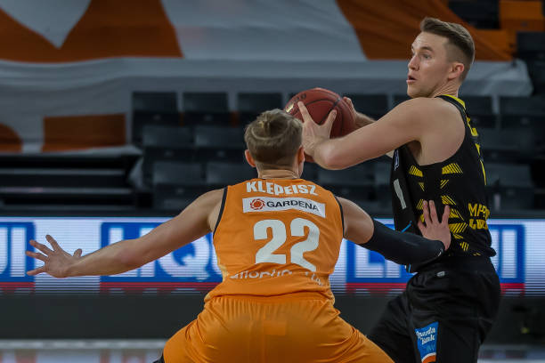 外援的引进 外援的引进